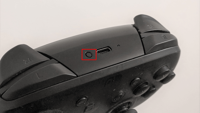 Nintendo switch pro controller paring button